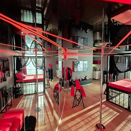 Bdsm Apartman V Bratislave -Adults Only Братислава Екстер'єр фото