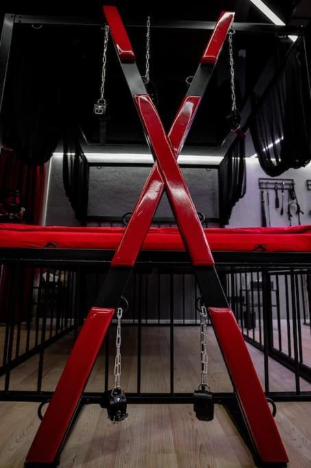 Bdsm Apartman V Bratislave -Adults Only Братислава Екстер'єр фото